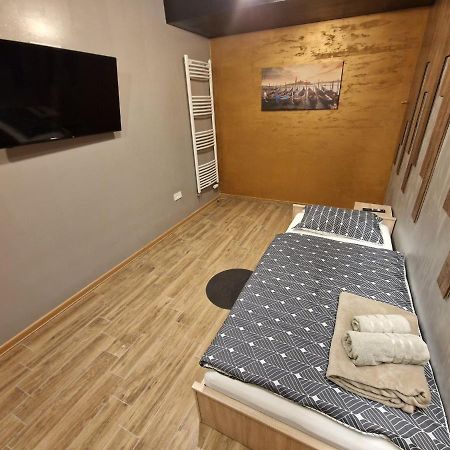 נובה גראדישקה Apartmani New York מראה חיצוני תמונה