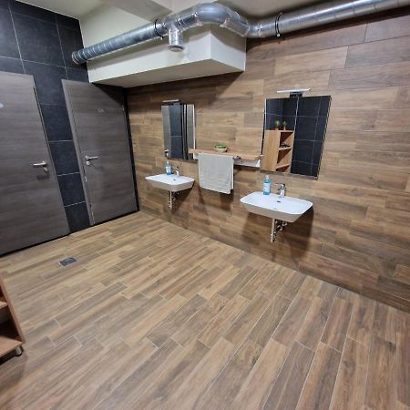 נובה גראדישקה Apartmani New York מראה חיצוני תמונה