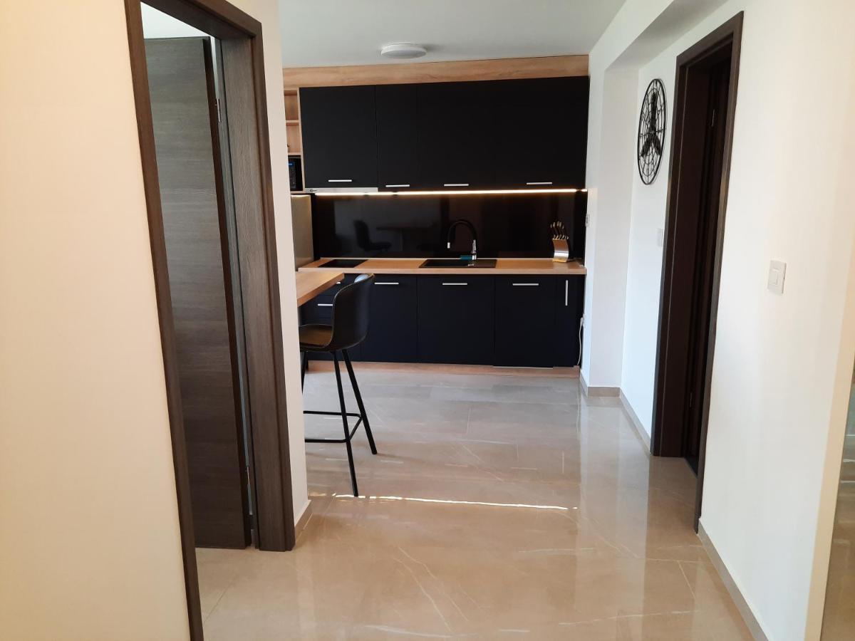 נובה גראדישקה Apartmani New York מראה חיצוני תמונה