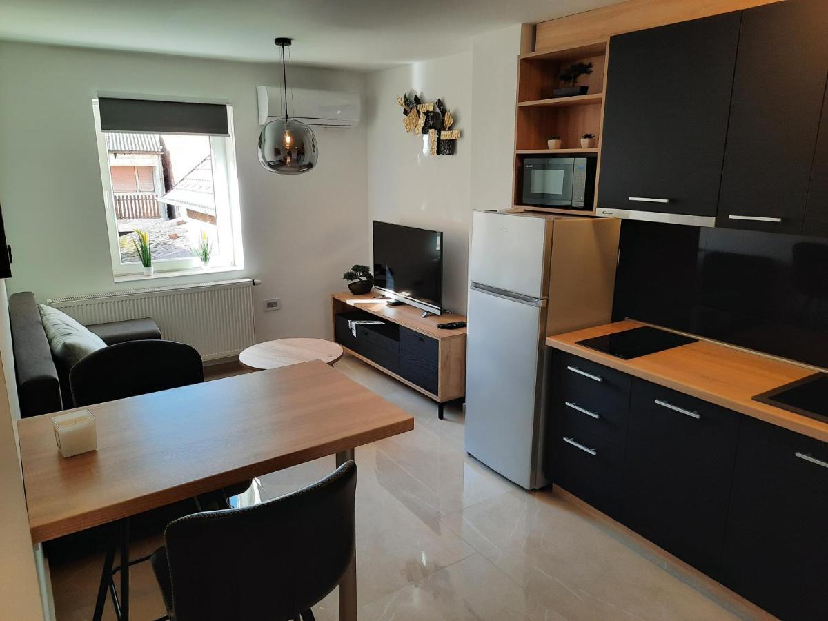 נובה גראדישקה Apartmani New York מראה חיצוני תמונה