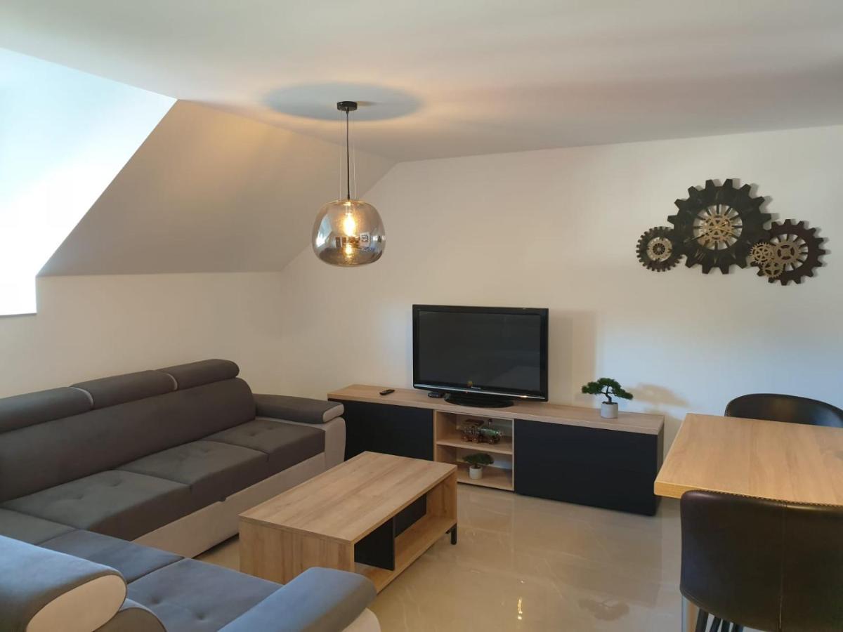 נובה גראדישקה Apartmani New York מראה חיצוני תמונה
