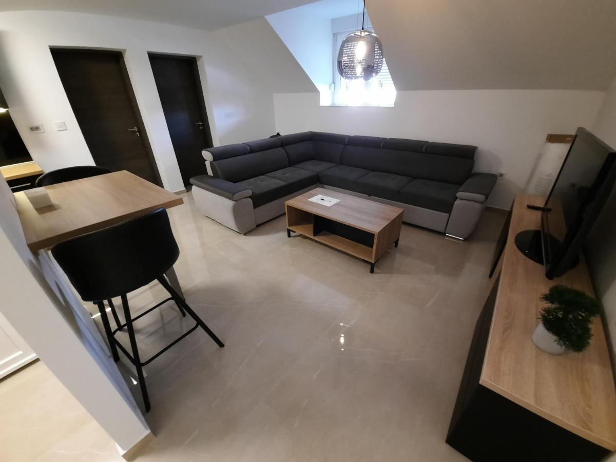 נובה גראדישקה Apartmani New York מראה חיצוני תמונה