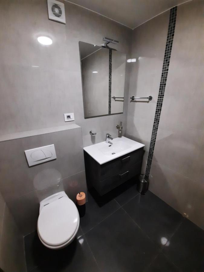 נובה גראדישקה Apartmani New York מראה חיצוני תמונה