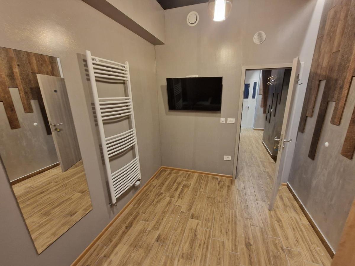 נובה גראדישקה Apartmani New York מראה חיצוני תמונה