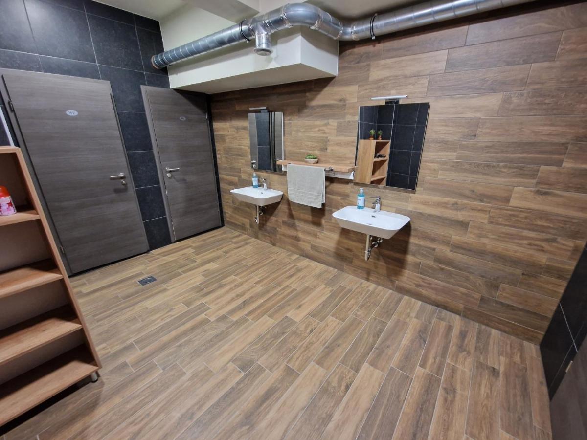 נובה גראדישקה Apartmani New York מראה חיצוני תמונה